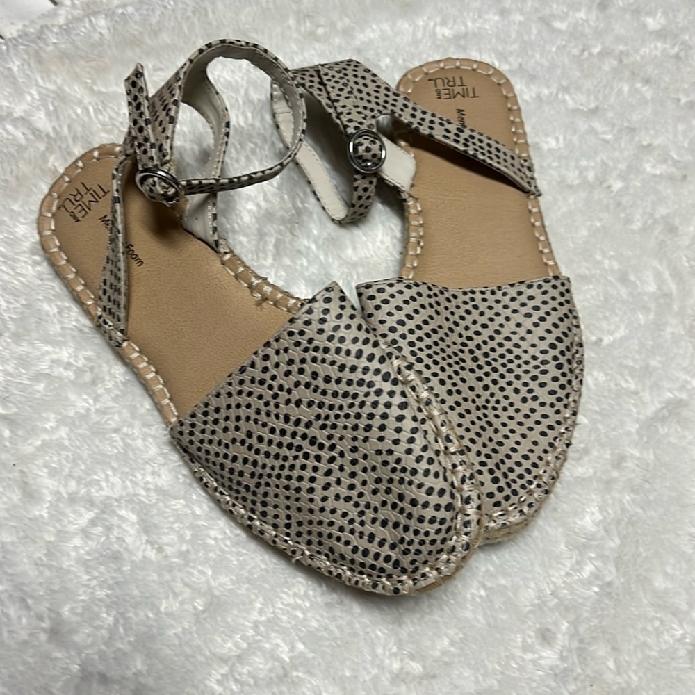 Leopard sandals
